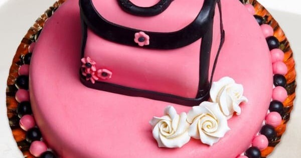 Designer handbag cake | Handbag cakes, Handbag cake, Purse cake