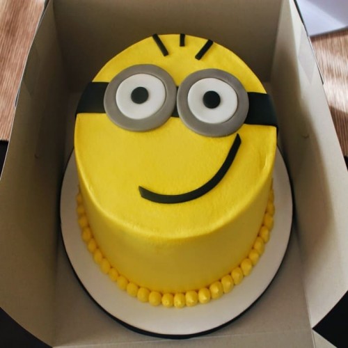 Minion Face Cake Delivery in Gurugram