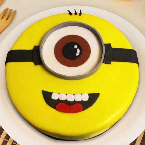 Cutest Minion Fondant Cake Delivery in Gurugram Cutest Minion Fondant Cake Delivery in Gurugram