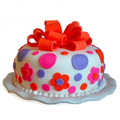 Gorgeous Fondant Cake Delivery in Gurugram Gorgeous Fondant Cake Delivery in Gurugram