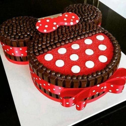 Minnie Mouse Kit Kat Cake Delivery in Gurugram