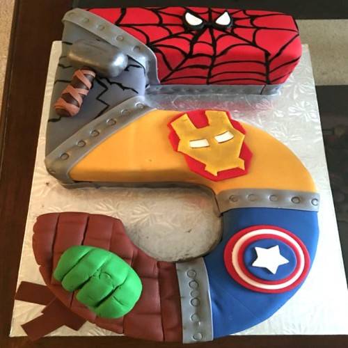 5 Number Superhero Avengers Cake Delivery in Gurugram