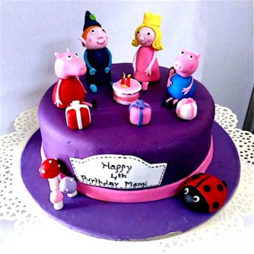 Lovely Peppa Pig Family Fondant Cake Delivery in Gurugram