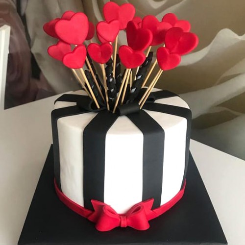 Romantic Fondant Cake Delivery in Gurugram