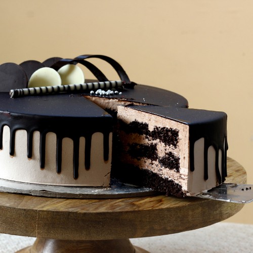 Chocolate Cream Cake Delivery in Gurugram
