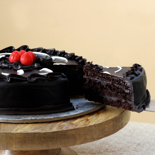 Chocolate Truffle Cake Delivery in Gurugram Chocolate Truffle Cake Delivery in Gurugram