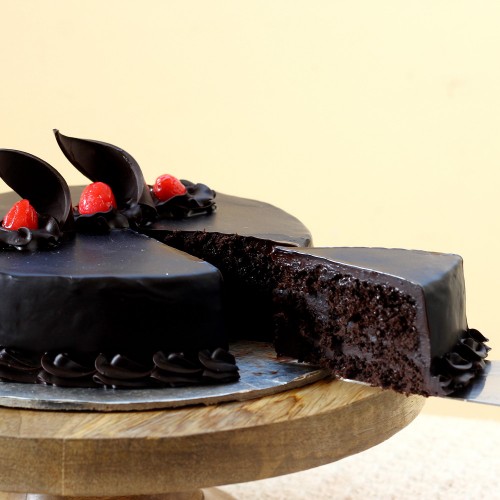 Chocolate Truffle Cream Cake Delivery in Gurugram