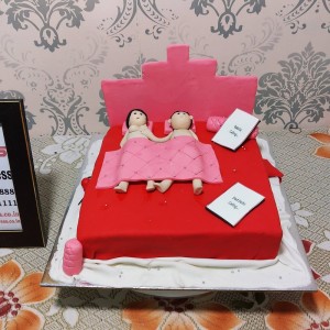 Gurugram Special: Naughty Couple Having Fun Fondant Cake Online Delivery in  Gurgaon