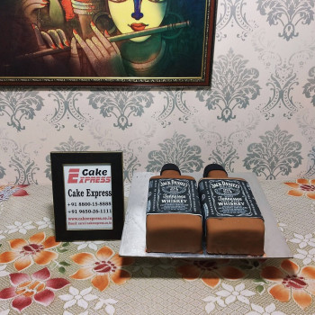 Delicious Jack Daniels Fondant Cake Delicious Jack Daniels Fondant Cake
