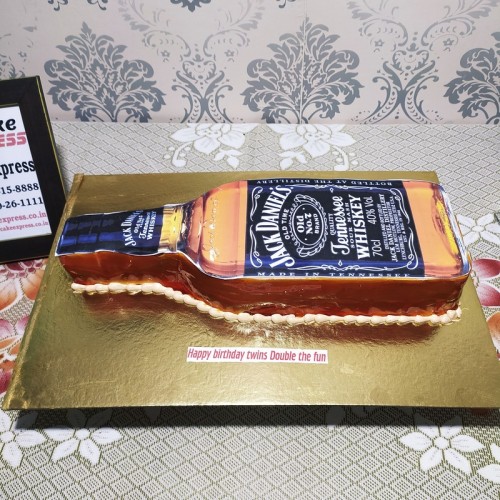 Jack Daniels Whiskey Cake Delivery in Gurugram