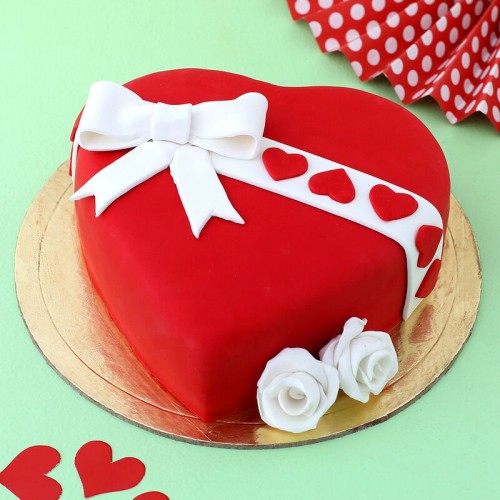 Gift Your Heart Fondant Cake in Gurgaon