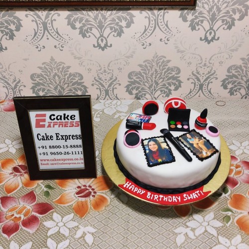 Personalized Cosmetics Theme Cake Delivery in Gurugram