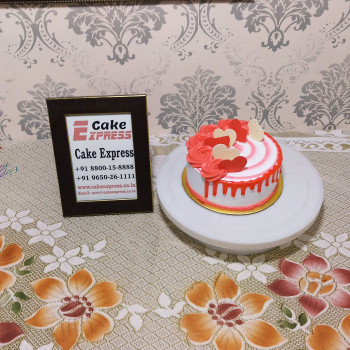 In Love Strawberry Cake