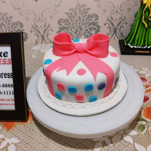 Pink Bow & Polka Dots Cake in Gurgaon