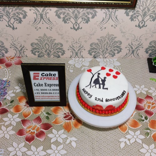 Loving Couple Romantic Fondant Cake Delivery in Gurugram