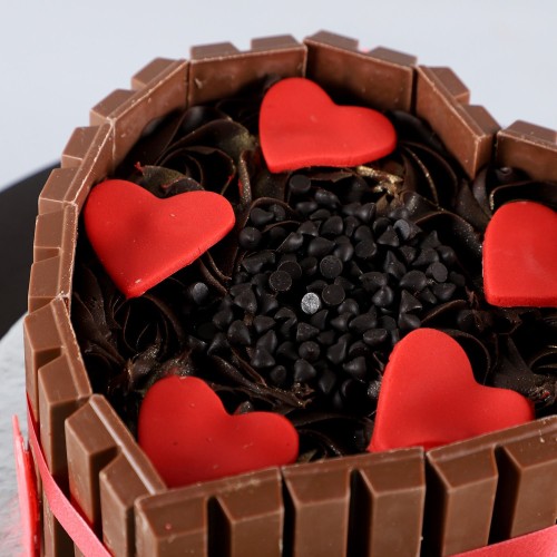 Heart Shaped KitKat Cake Delivery in Gurugram