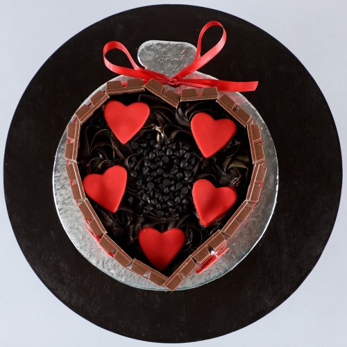 Heart Shaped KitKat Cake Delivery in Gurugram