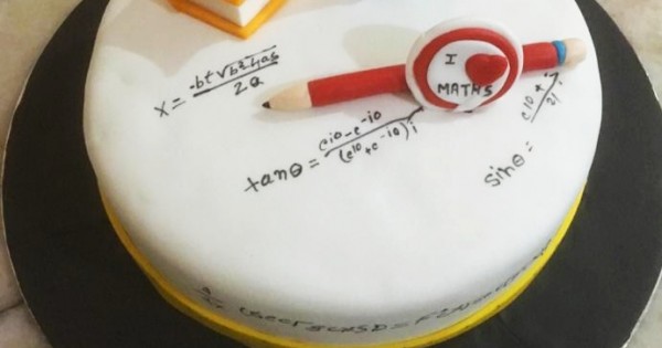Customized cake for Maths professor's birthday | Teacher cakes, School cake,  Teacher birthday cake