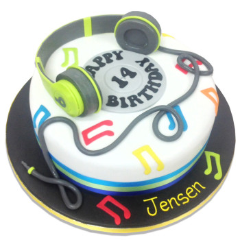 Beats Heaphones Fondant Cake Beats Heaphones Fondant Cake