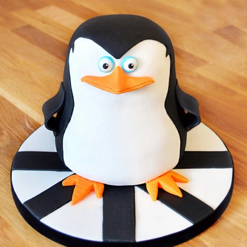 Penguin Designer Fondant Cake Delivery in Gurugram