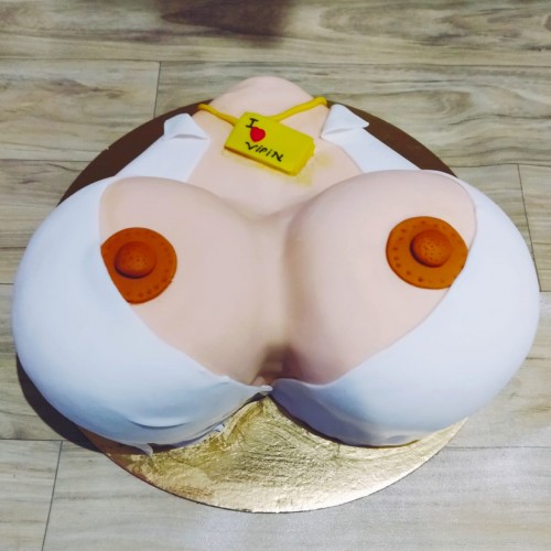 Naked Boobs Adult Cake Delivery in Gurugram