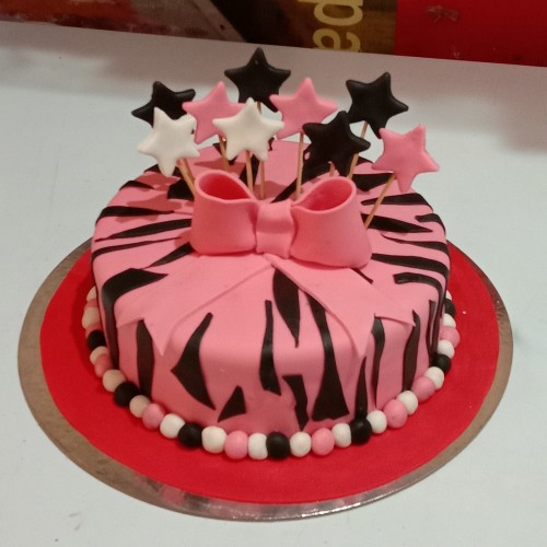 16th Birthday Fondant Cake Delivery in Delhi