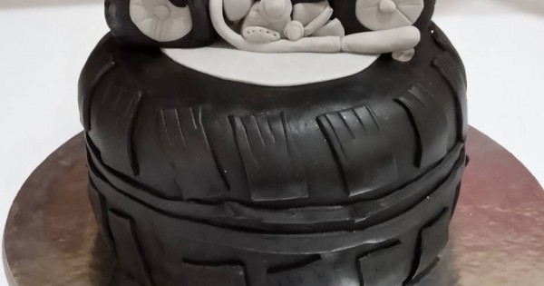 Tyre – Ann's Designer Cakes