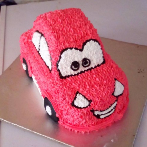Red Designer Car Cake Delivery in Gurugram