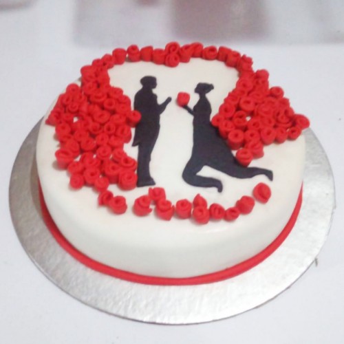Romantic Couple with Roses Anniversary Cake Delivery in Gurugram