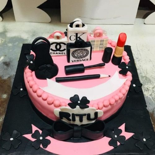 Shopaholic Designer Fondant Cake Delivery in Gurugram Shopaholic Designer Fondant Cake Delivery in Gurugram
