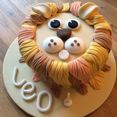 Lion Cake with Cupcake Mane and Eyes