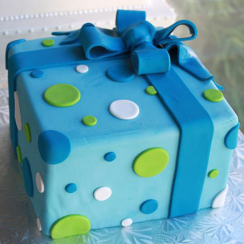 Buy or Order Christmas Gift Box Cake_x000D_ Online , India's Best Gifting  Website - YuvaFlowers